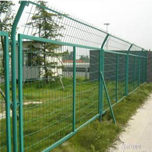 边框焊接网隔离栅在荣成-乌海高速公路上的应用